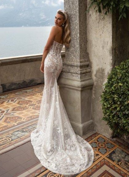 Julie Vino Illusion Mermaid Wedding Dresses Strapless Backless Lace Bridal Gowns Sweep Train Appliqued Wedding Dress Vestidos De Novia
