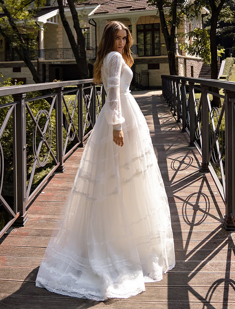 vintage bridal dresses jewel neck appliqued long sleeves wedding dress bow sash ruffle sweep train custom made robes de marie