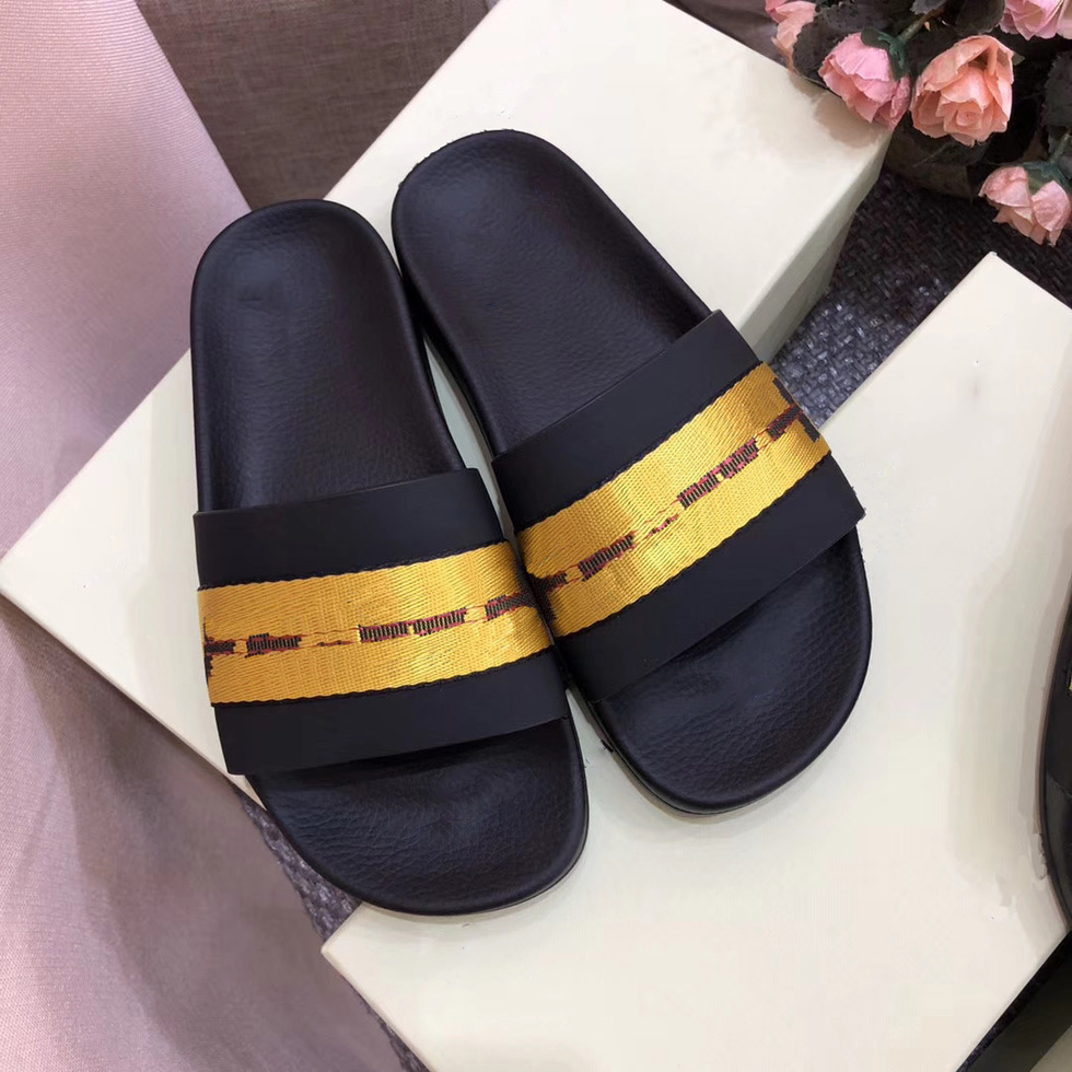 Hot sale Summer Off Casual shoes indoor beach slippers white printing lovers slippers Wholesale, Black
Hot sale Summer Off Casual shoes indoor beach slippers white printing lovers slippers Wholesale, Black