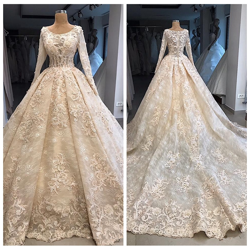 2020 Scoop Long Sleeves Lace Appliques A-Line Wedding Dresses Formal Long Garden Chapel Train Bridal Gowns Modest Luxurious Vestidos, Ivory
2020 Scoop Long Sleeves Lace Appliques A-Line Wedding Dresses Formal Long Garden Chapel Train Bridal Gowns Modest Luxurious Vestidos, Ivory