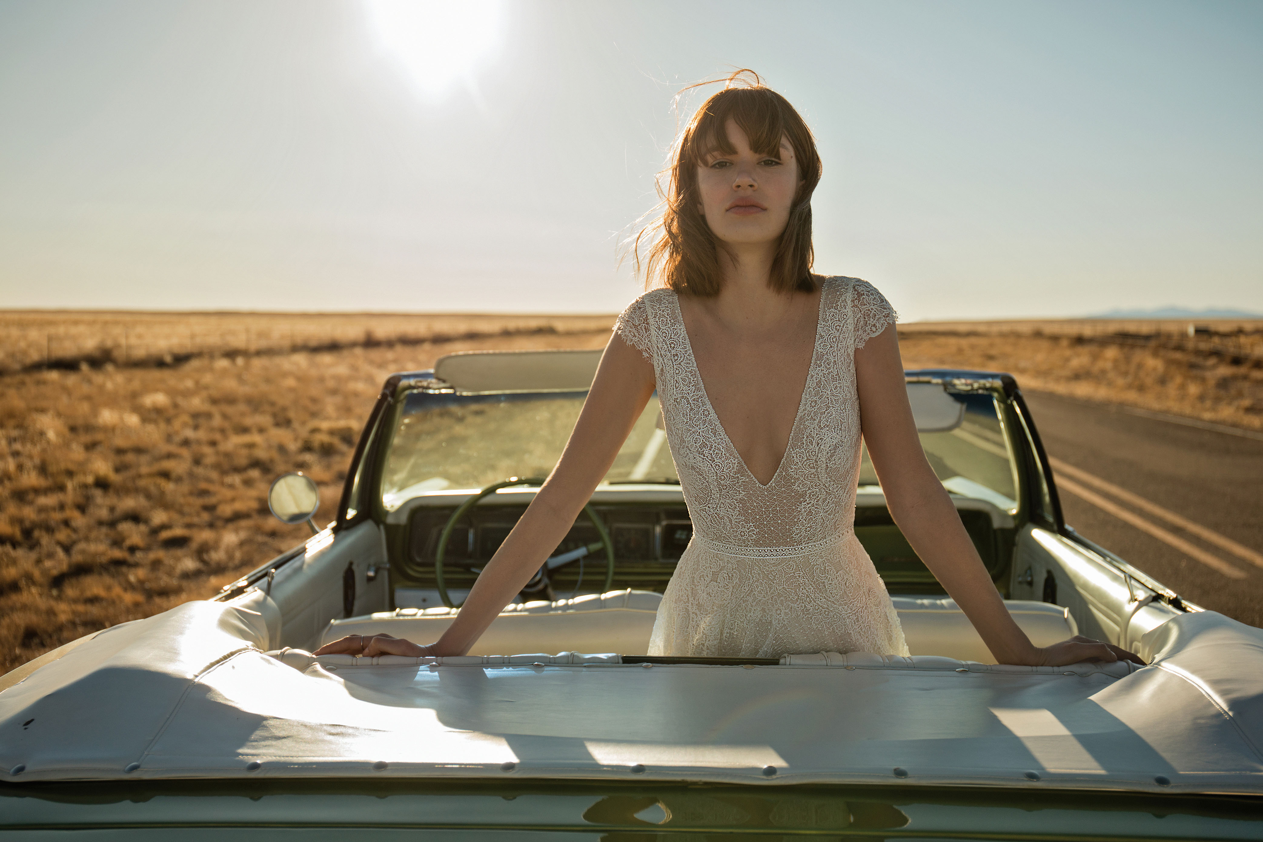 Flora Wedding Dresses Chic Bridal Gowns V Neck Cap Sleeve Lace Backless Boho Beach Wedding Dress Custom Made Vestido De Noiva
