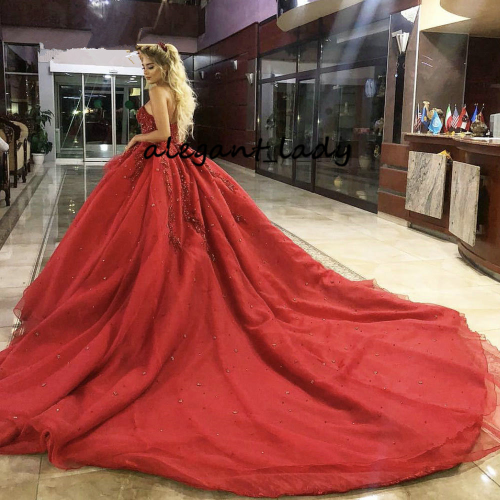 Luxury Baroque Princess Red Wedding Dresses 2019 Sparkly Crystal Beaded Sweetheart Lace-up Corset Arabic Gothic Wedding Gown