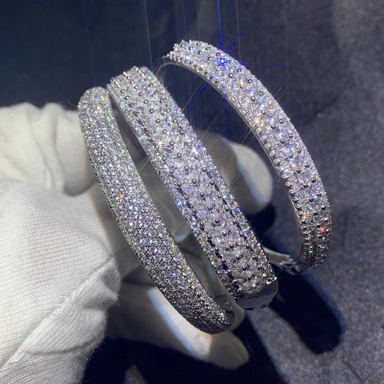 Sparkling New Arrival Luxury Jewelry 925 Sterling Silver Fill Pave White Sapphire CZ Diamond Women Wedding Bangle Finger Bracelet Gift