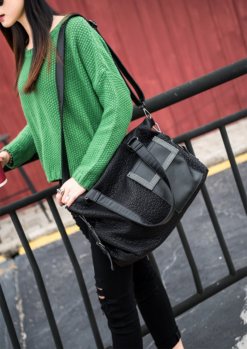 2020 spring and summer new retro soft surface diamond-studded big European and American minimalist shoulder Messenger bag ladie