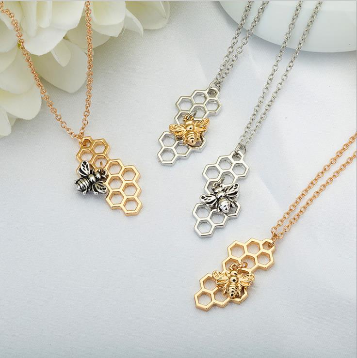 Free shipping Atmosphere Bee Necklace Simple Square Honeycomb Pendant Factory Direct Cross-border Jewelry Necklace, Silver
Free shipping Atmosphere Bee Necklace Simple Square Honeycomb Pendant Factory Direct Cross-border Jewelry Necklace, Silver