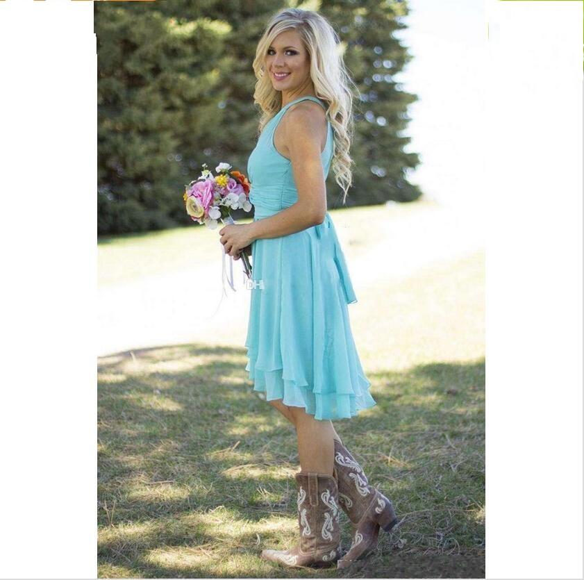 2019 New Short Country Beach Summer Bridesmaid Dresses Halter Neck Light Blue Ruffles Chiffon Mini Wedding Party Guest Gowns Custom Made