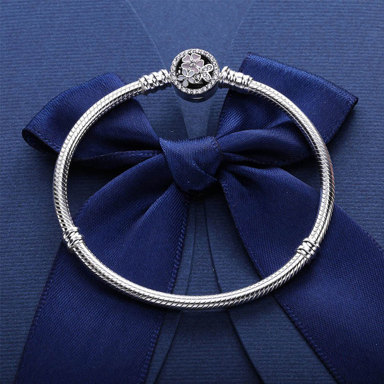 Romantic Brilliant European Bead Bracelet for Pandora 925 Sterling Silver CZ Diamond High Quality Ladies Bracelet Holiday Gift with Box
Romantic Brilliant European Bead Bracelet for Pandora 925 Sterling Silver CZ Diamond High Quality Ladies Bracelet Holiday Gift with Box