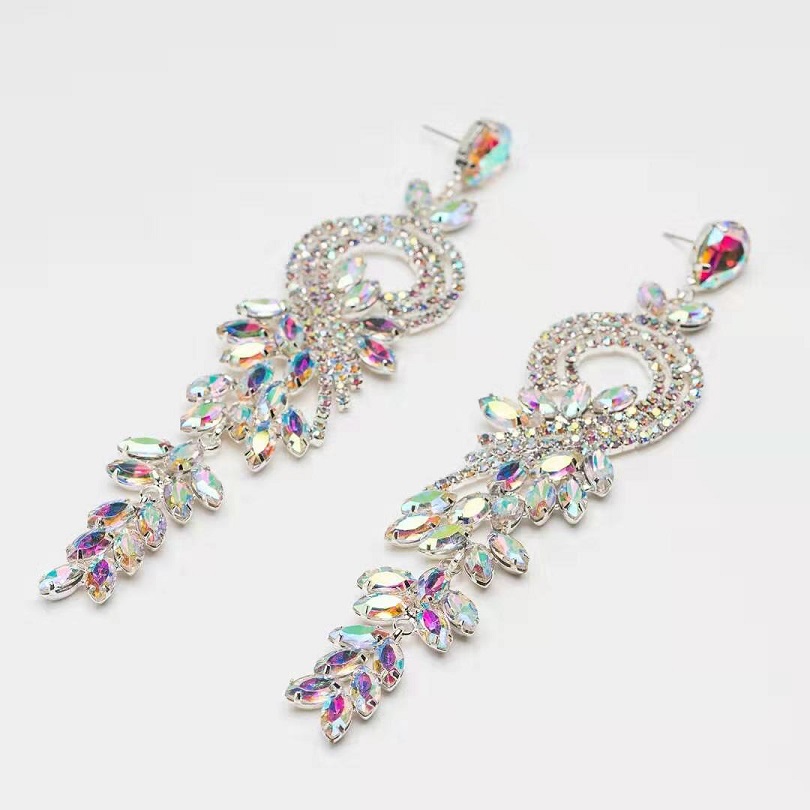 Wholesale flower bridal wedding dangle earrings for women luxury designer bling diamond long danling earrings engagement dinner jewelry gift
Wholesale flower bridal wedding dangle earrings for women luxury designer bling diamond long danling earrings engagement dinner jewelry gift