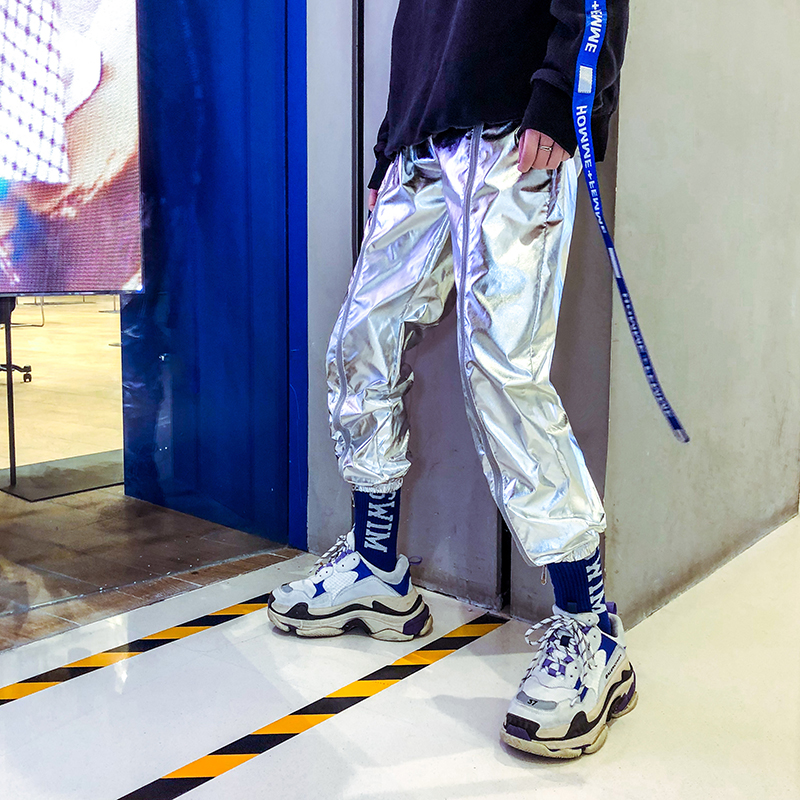 New personality hair stylist silver bright casual pants cropped pants men's fashion hip-hop hip-hop, Gold
New personality hair stylist silver bright casual pants cropped pants men's fashion hip-hop hip-hop, Gold