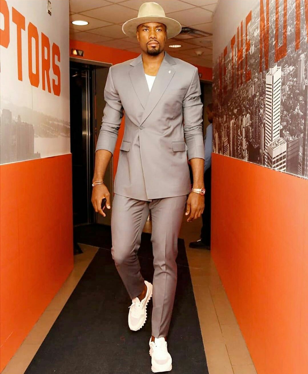 new high quality one button suits groom tuxedos notched lapel groomsmen mens wedding business prom suits jacketpants