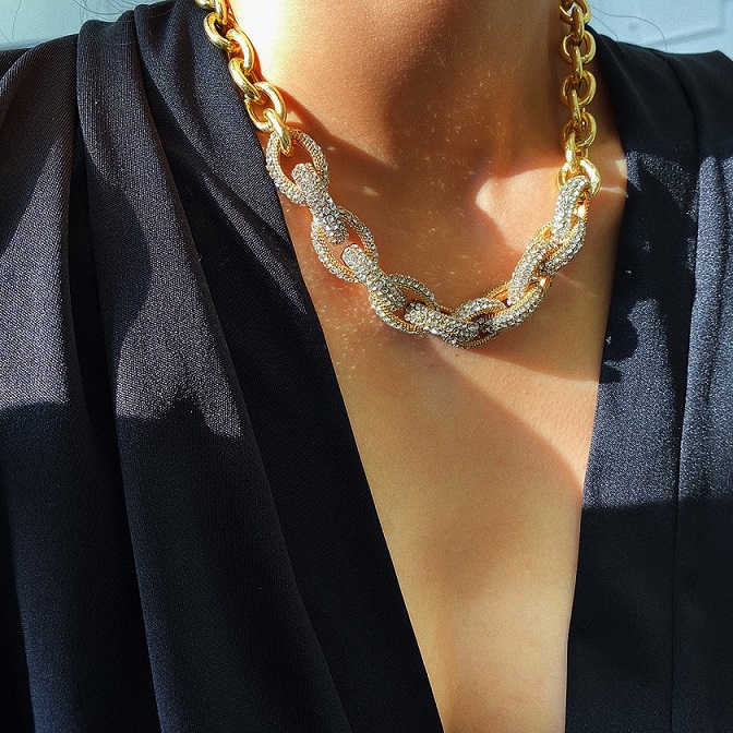 Popular fashion designer luxury sparkling exaggerated big chain rhinestone diamond crystal choker statement necklace for woman
Popular fashion designer luxury sparkling exaggerated big chain rhinestone diamond crystal choker statement necklace for woman
