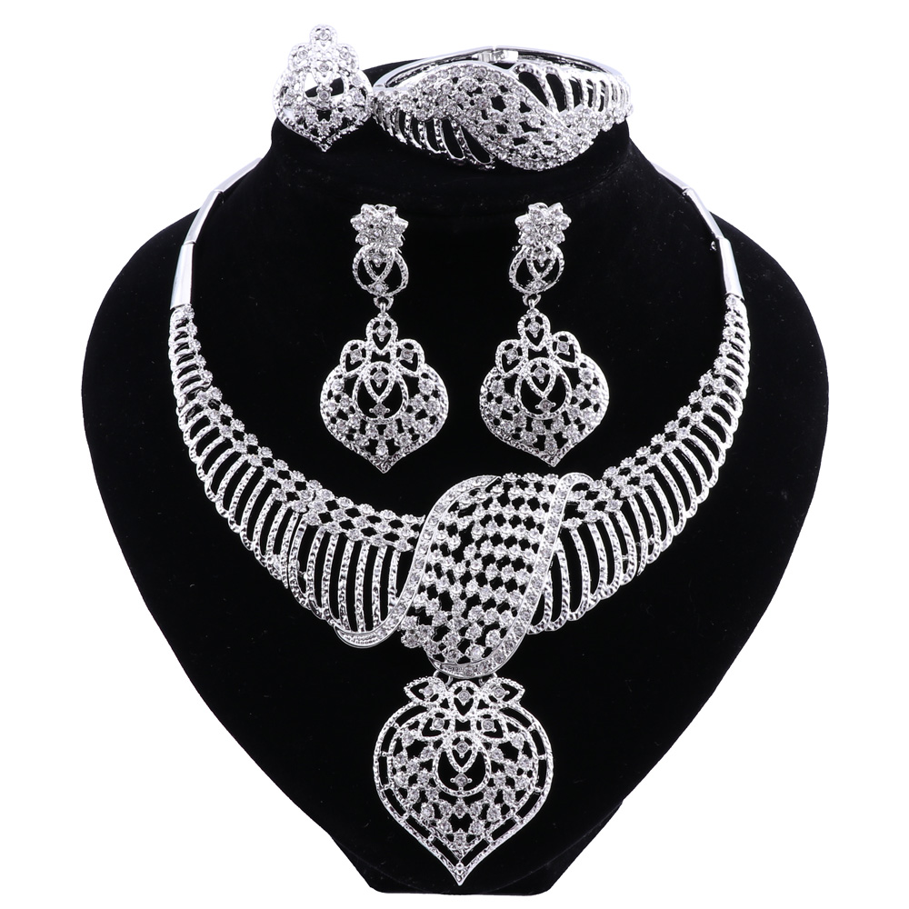 New Fashion African Jewelry Set Dubai Silver Plated Bridal Necklace Earrings Set Crystal Indian Wedding Jewelry, Slivery;golden
New Fashion African Jewelry Set Dubai Silver Plated Bridal Necklace Earrings Set Crystal Indian Wedding Jewelry, Slivery;golden