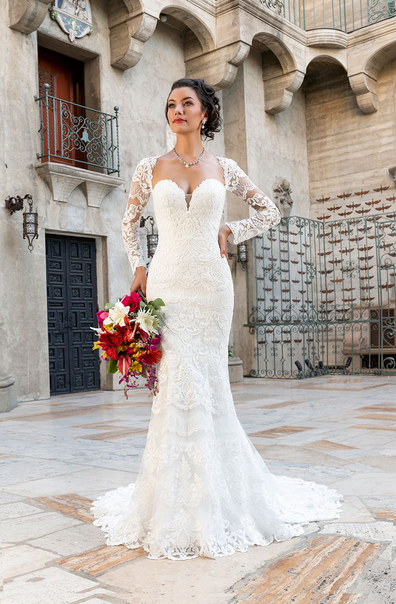 Beach Mermaid Wedding Dresses Scoop Neck Lace Appliqued Long Sleeve Bridal Gowns Sweep Train Zpper Back Wedding Dress