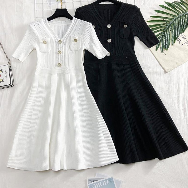Summer Women' Knitting Beading V-neck A-line Buttons Hollow Out Dresses Girls Short Sleeve Elegant Sweater Dresses for Female, D00677 xing se
Summer Women' Knitting Beading V-neck A-line Buttons Hollow Out Dresses Girls Short Sleeve Elegant Sweater Dresses for Female, D00677 xing se