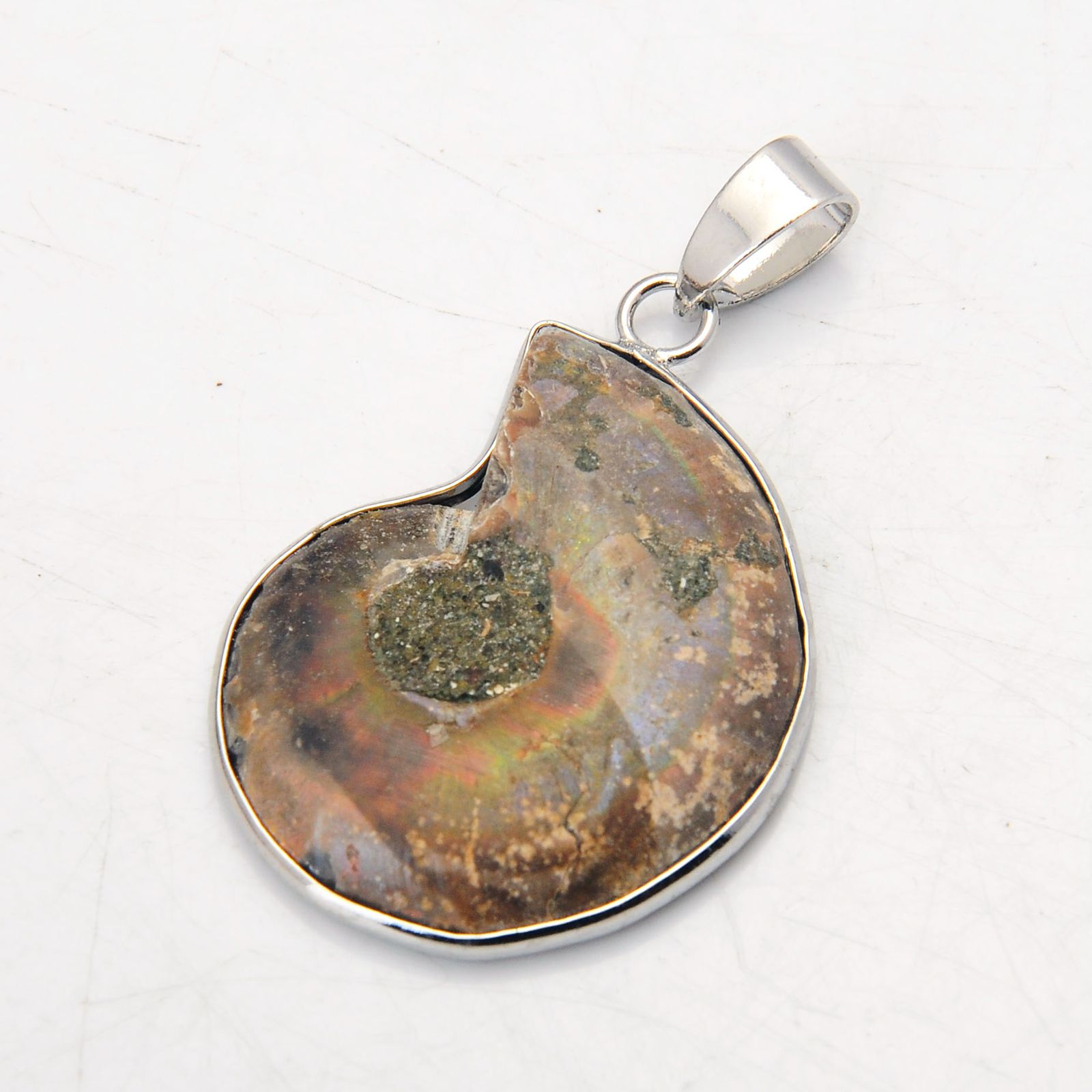 Natural Stone Chrysanthemum Fossil Pendant Silver Plated Bail Men and Women Fashion Jewelry Popular Minimalist Style