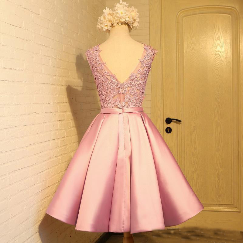 Sheer Jewel Satin Cheap Short Maid Of Honor Dresses With Sash Bow A Line Beads Lace Appliques Junior Bridesmaids Dress 0521