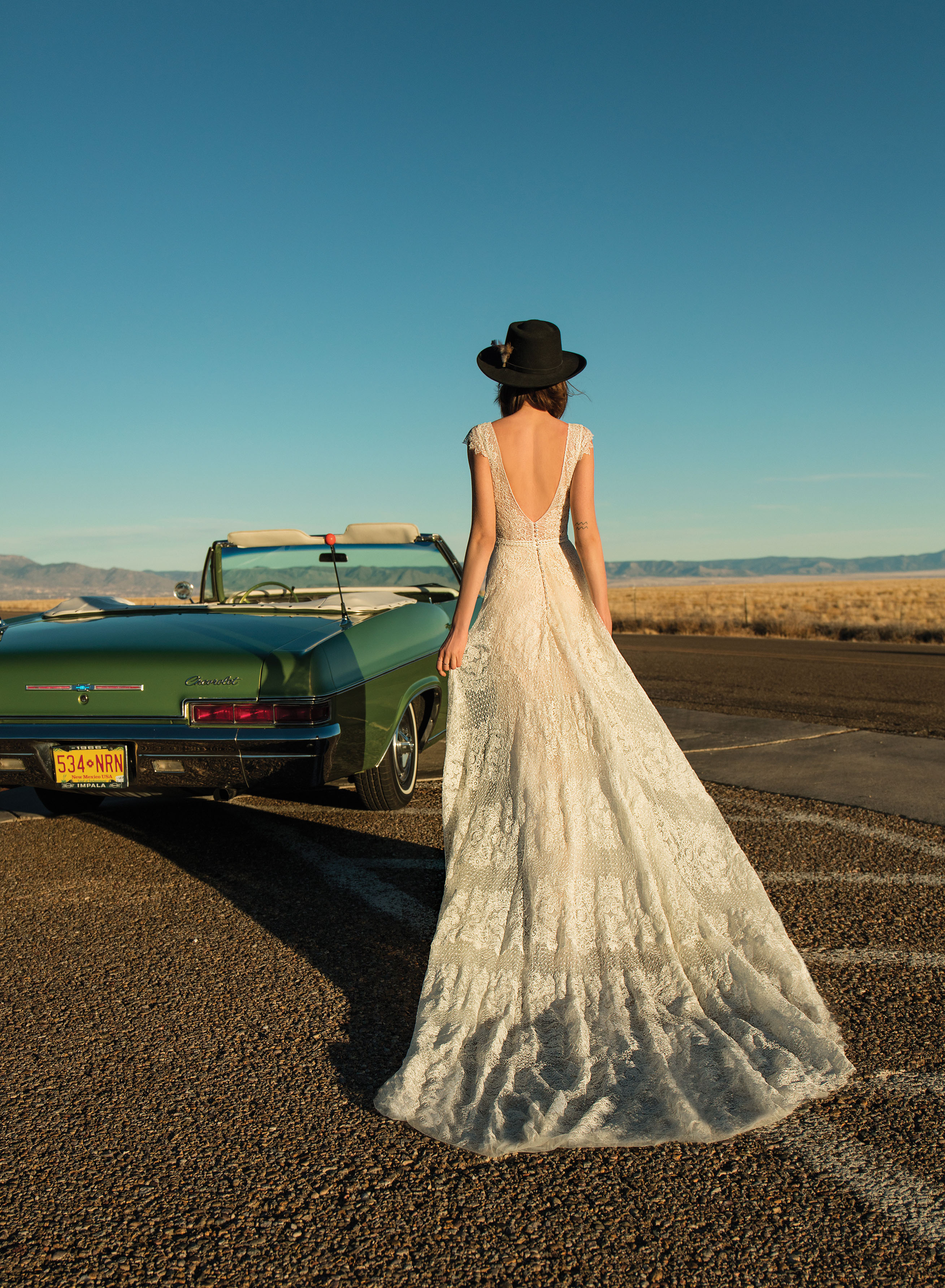 Flora Wedding Dresses Chic Bridal Gowns V Neck Cap Sleeve Lace Backless Boho Beach Wedding Dress Custom Made Vestido De Noiva