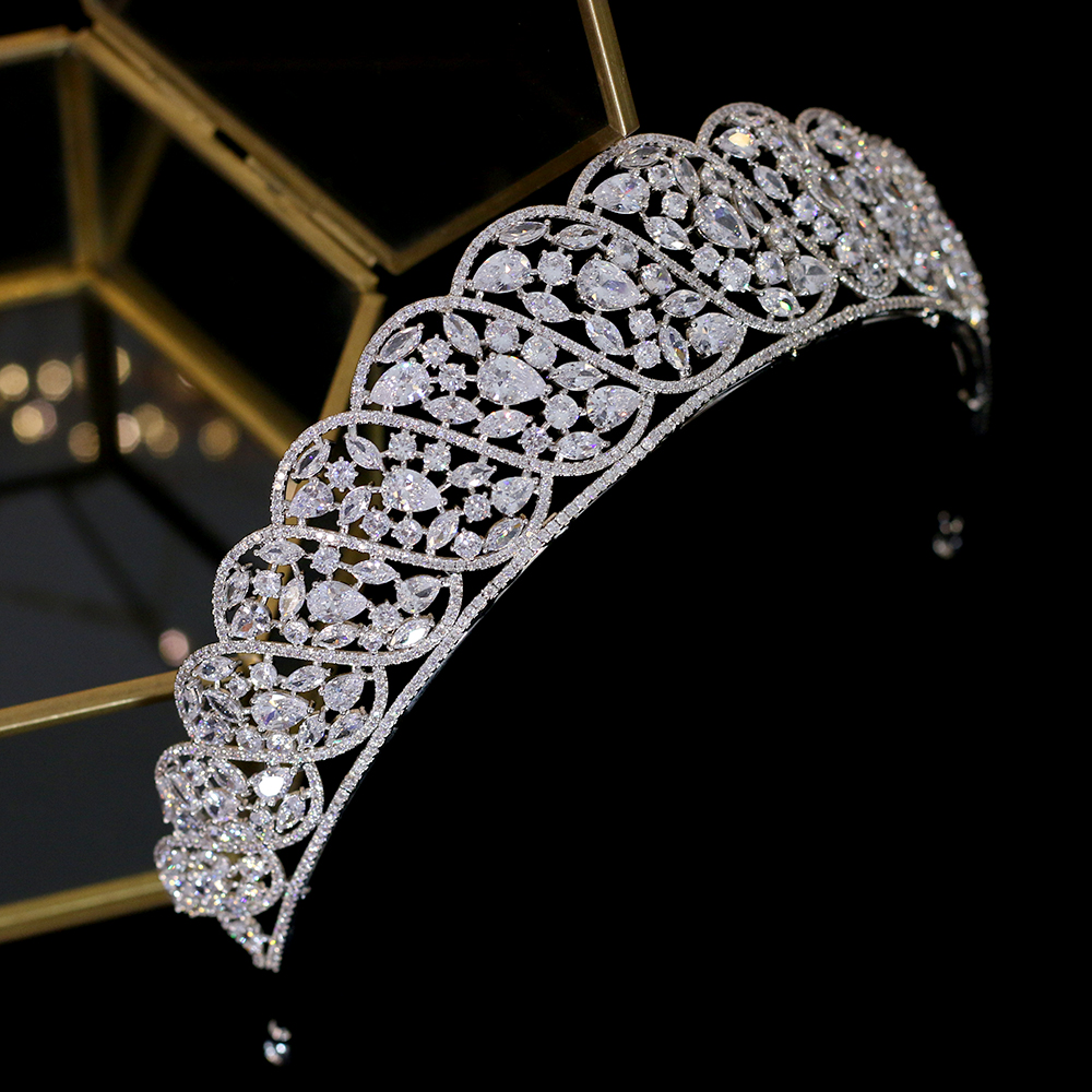 Luxury Tiara Wedding Hair Accessories Birthday Party Crown Bridal Headdress High Quality Zircon Crown Princess Adult Gift
Luxury Tiara Wedding Hair Accessories Birthday Party Crown Bridal Headdress High Quality Zircon Crown Princess Adult Gift