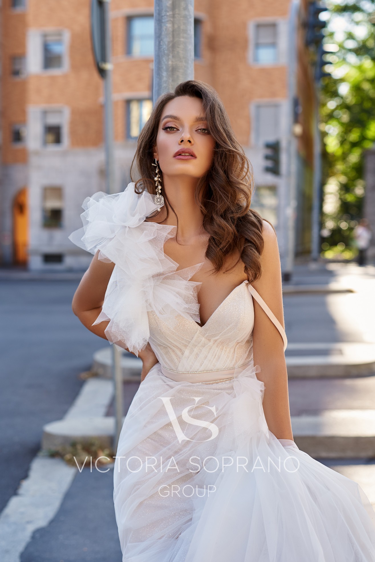 Sexy High Split Wedding Dresses 2020 Ruffles A Line Spaghetti Boho Wedding Dress Sweep Train Backless Bohemian Bridal Robes De Mariée
