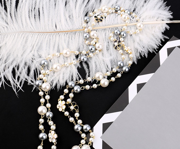 Wholesale- designer classic style elegant beautiful flowers pearls long chain sweater statement necklace for woman
Wholesale- designer classic style elegant beautiful flowers pearls long chain sweater statement necklace for woman