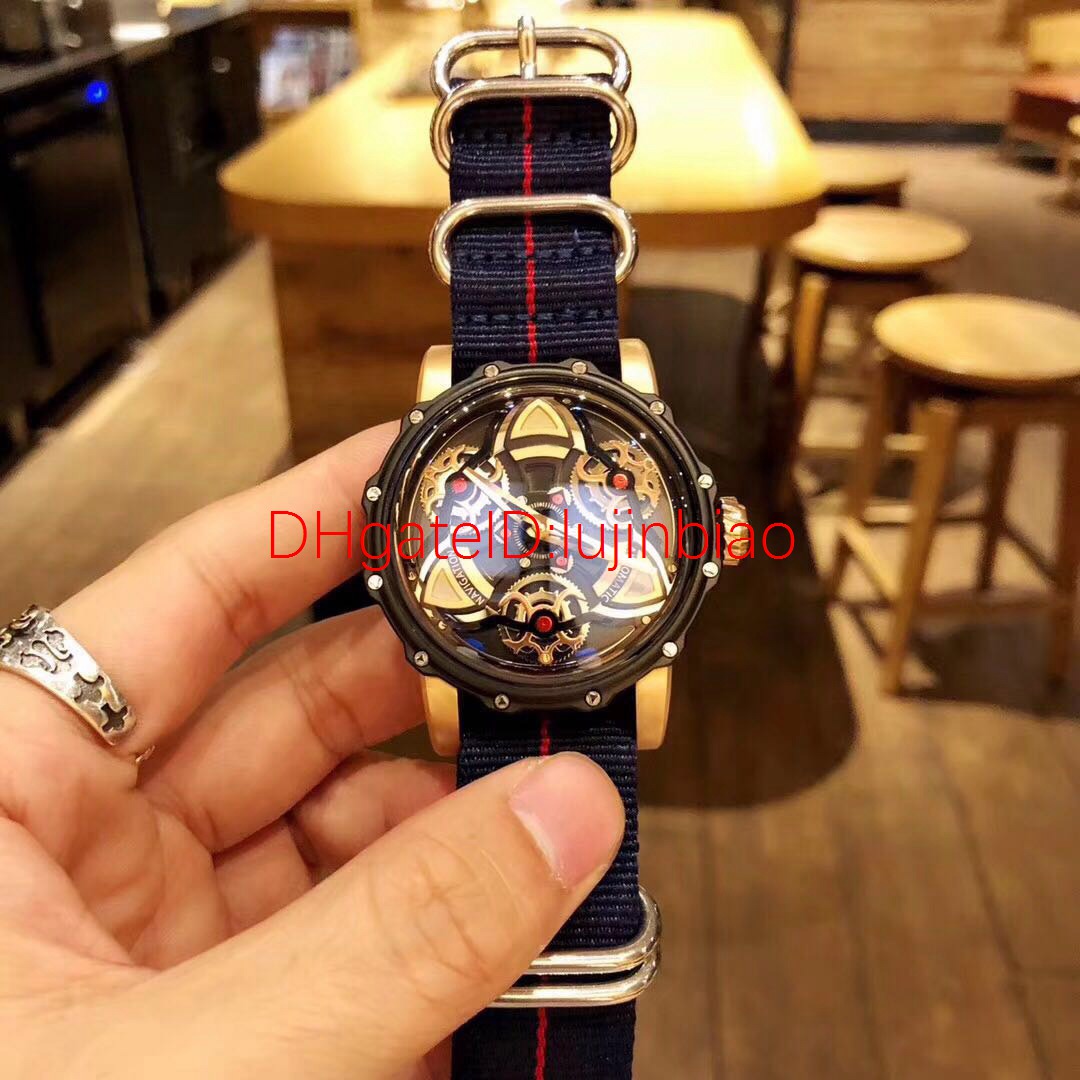 high quality brand men's watch with original automatic mechanical movement, diameter 41mm, canvas strap, sapphire mirror.
high quality brand men's watch with original automatic mechanical movement, diameter 41mm, canvas strap, sapphire mirror.