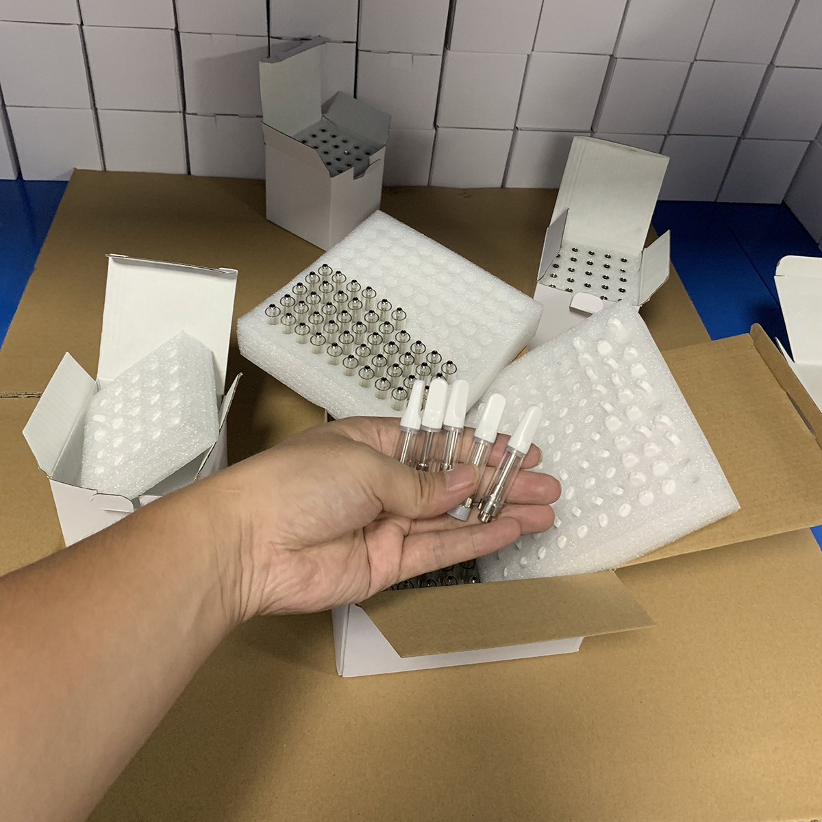 BULKS 0.5ml Disposable Oil Cartridge Ceramic Coil Vape Pen Cartridges Empty Refill Glass Atomizer 510 Thread Vaporizer Dab Pen Wholesale
BULKS 0.5ml Disposable Oil Cartridge Ceramic Coil Vape Pen Cartridges Empty Refill Glass Atomizer 510 Thread Vaporizer Dab Pen Wholesale
