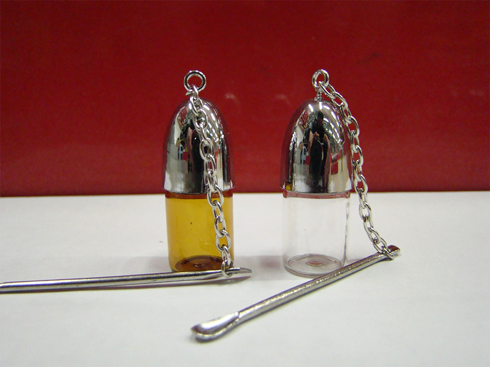 39MM Glass Snuff Snorter Pill Case box Bottle with Metal Spoon Mini Small Size Silver Clear&Brown Vial Spice Bullet Rocket Sniffer Case
39MM Glass Snuff Snorter Pill Case box Bottle with Metal Spoon Mini Small Size Silver Clear&Brown Vial Spice Bullet Rocket Sniffer Case