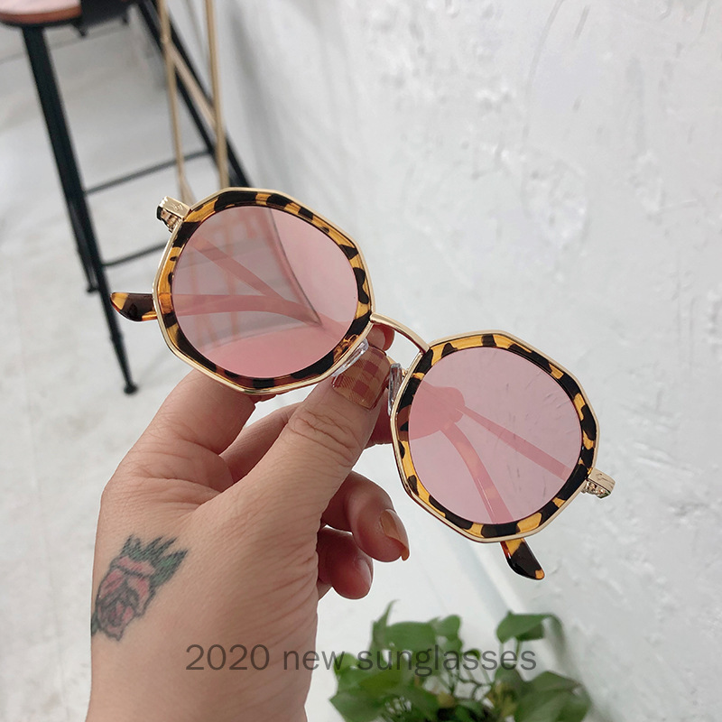 2020 New Kids Sunglasses Grils Boys Lovely Baby Sunglasses Children Glasses Sun Glasses UV400 Cute Eyewear Shades Goggles NX
2020 New Kids Sunglasses Grils Boys Lovely Baby Sunglasses Children Glasses Sun Glasses UV400 Cute Eyewear Shades Goggles NX