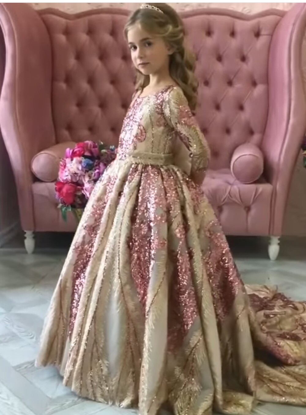 Gorgeous Sequined Flower Girl Dresses Jewel Neck A Line Sweep Train Girls Pageant Dress Plus Size Long Sleeve Kids Birthday Gowns