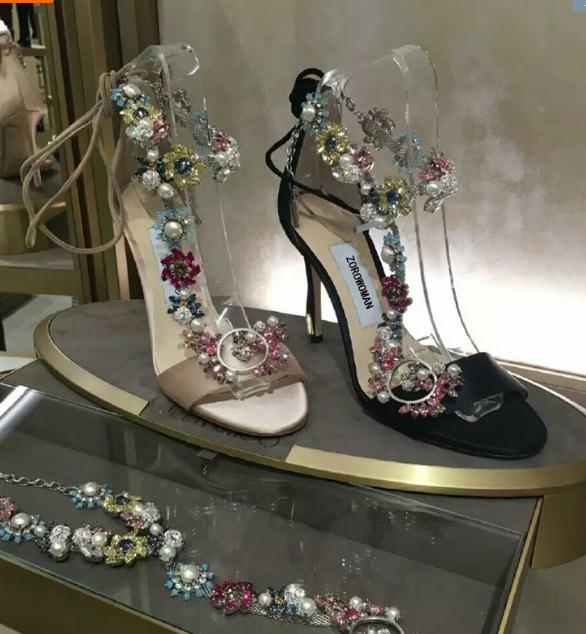 Hot Sale-fashion summer flower Fashionable summer new women's shoes with black high heels and fashion a style of sandals