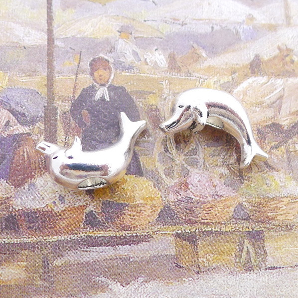 A4759 13*19mm Dolphin Ancient Silver Combine Gold Product Parts 100 Individual / Package 2.7 G
A4759 13*19mm Dolphin Ancient Silver Combine Gold Product Parts 100 Individual / Package 2.7 G
