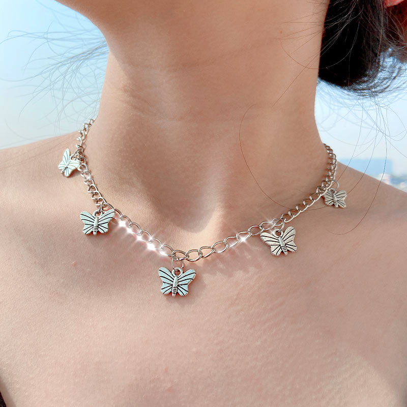 Chains JUST FEEL Fashion Butterfly Pendant Necklace For Women Vintage Silver Color Cupid Angel Clavicle Chain Exquisite Jewelry
Chains JUST FEEL Fashion Butterfly Pendant Necklace For Women Vintage Silver Color Cupid Angel Clavicle Chain Exquisite Jewelry