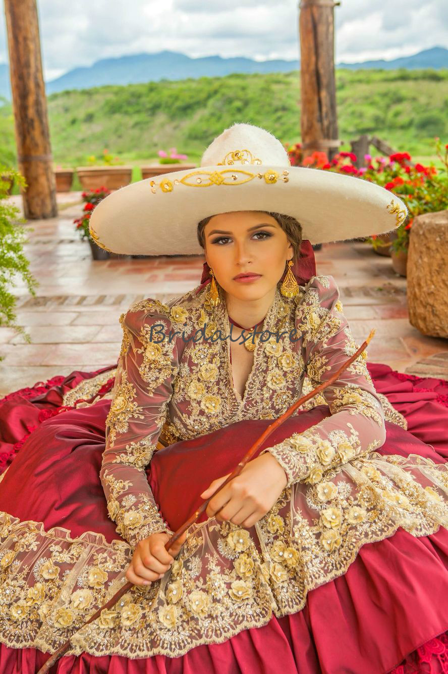 Traditional Red Mexican Quinceanera Dresses V Neck Embroidered Lace Long Sleeve Prom Cinderella Princess Cowgirl Sweet 16 Birthday Dress