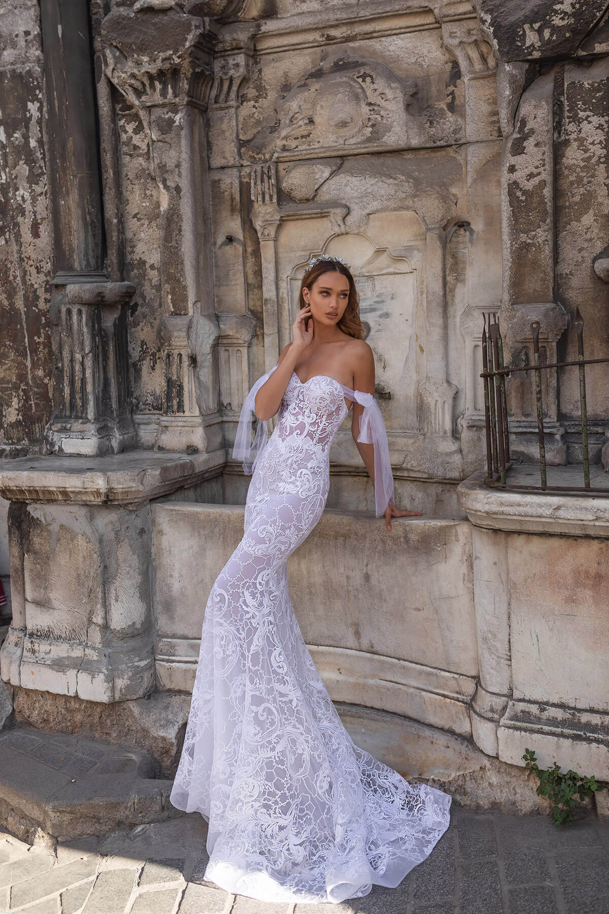 2019 Mermaid Wedding Dresses Off The Shoulder Lace Appliqued Illusion Bodice Sweep Train Beach Wedding Dress Custom Made Boho Bridal Gowns