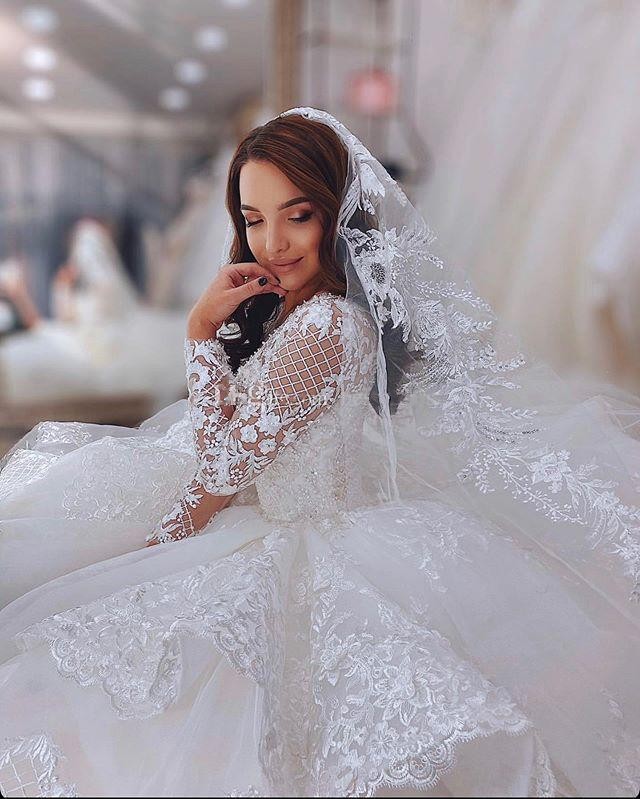 Spring 2020 Princess Long Sleeves Ball Gown Wedding Dresses High Quality Cathedral Long Tail Women Fashion Vestidos De Novia robe de mariage
