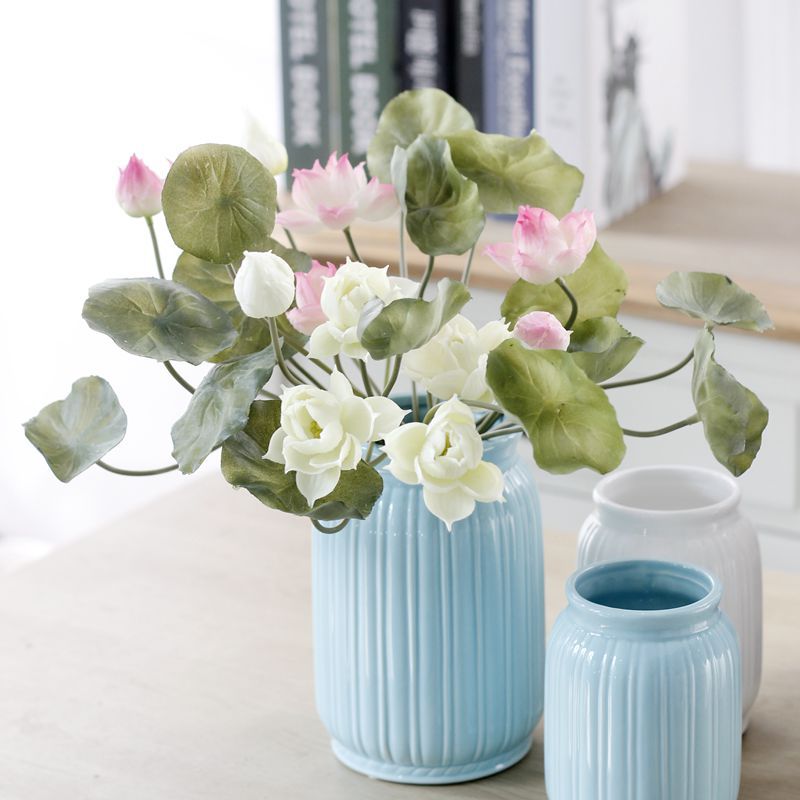 Lily Flowers Bouquet Artificial Lotus Silk Flower for Family Wedding Party Decoration flower love gift, Blanco
Lily Flowers Bouquet Artificial Lotus Silk Flower for Family Wedding Party Decoration flower love gift, Blanco