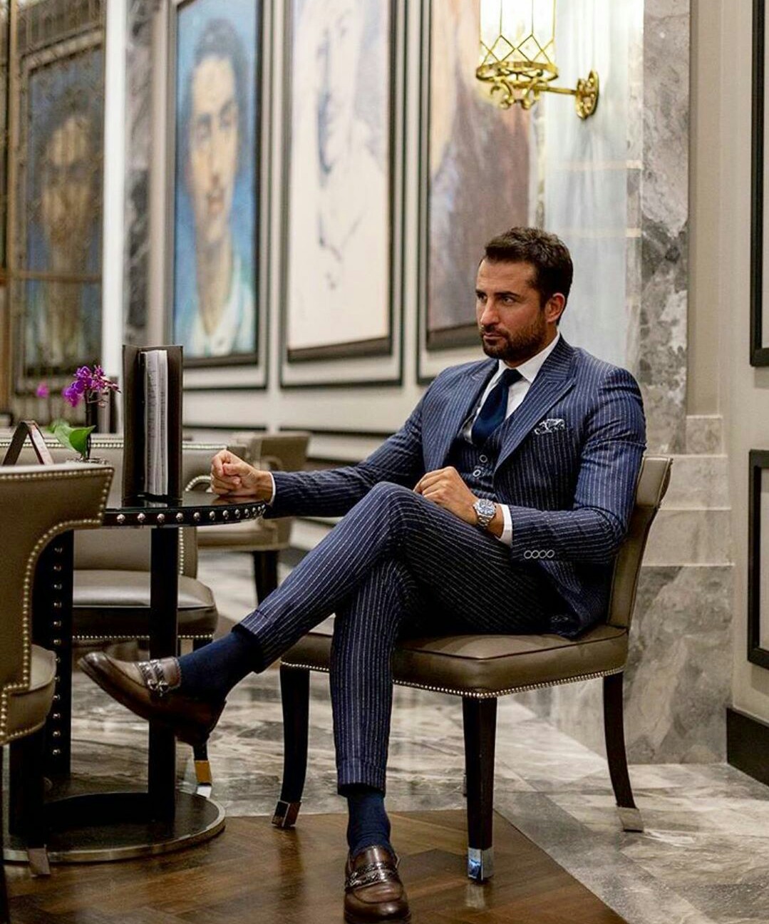 British Style Navy Striped Wedding Suits Peaked Lapel Groom Formal Wear Prom Tuxedos Best Man Blazer Suit (Jacket+Vest+Pants)