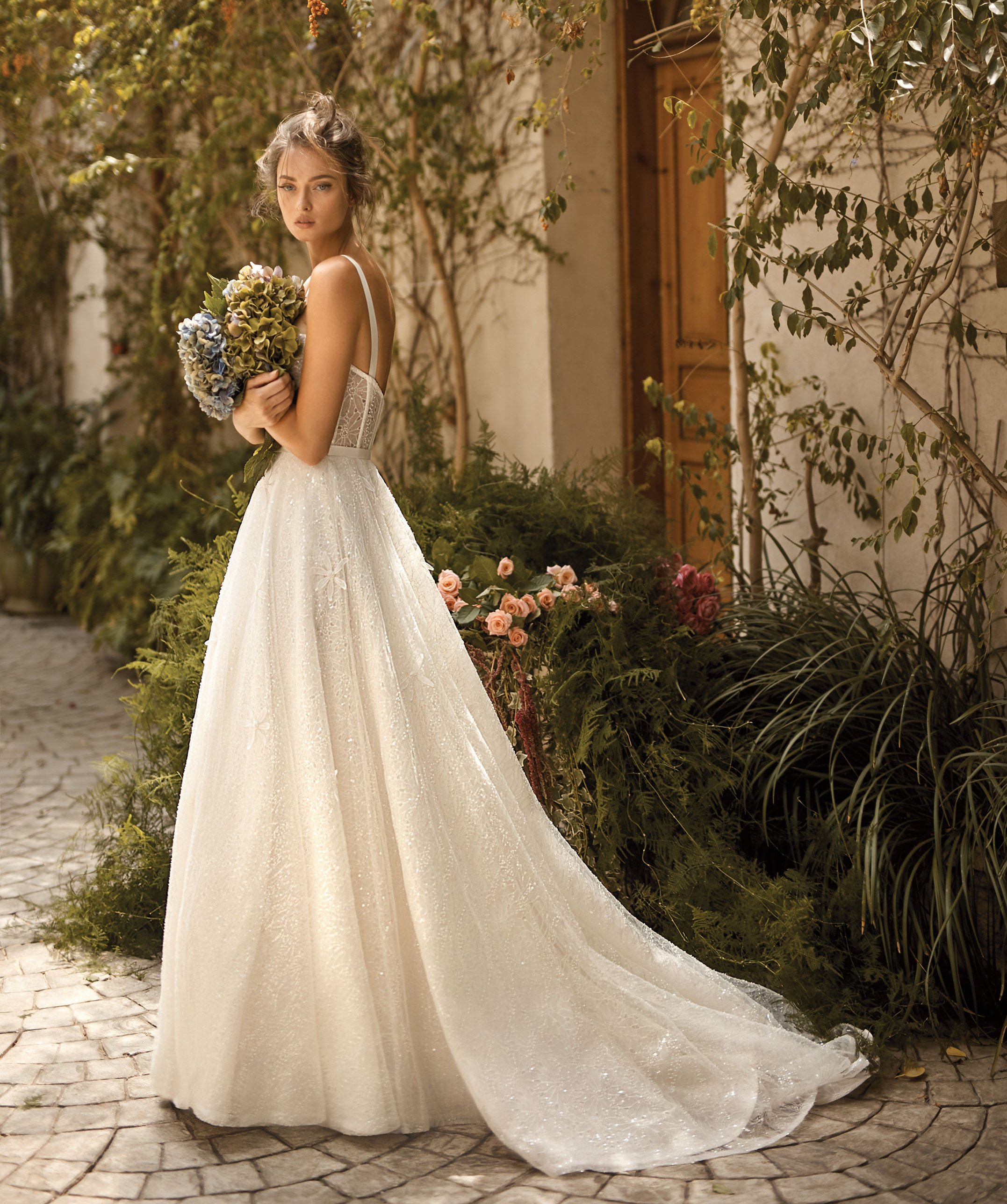 lihi hod new a line wedding dresses bridal gowns spaghetti neck lace appliqued sequined wedding dress robes de marie