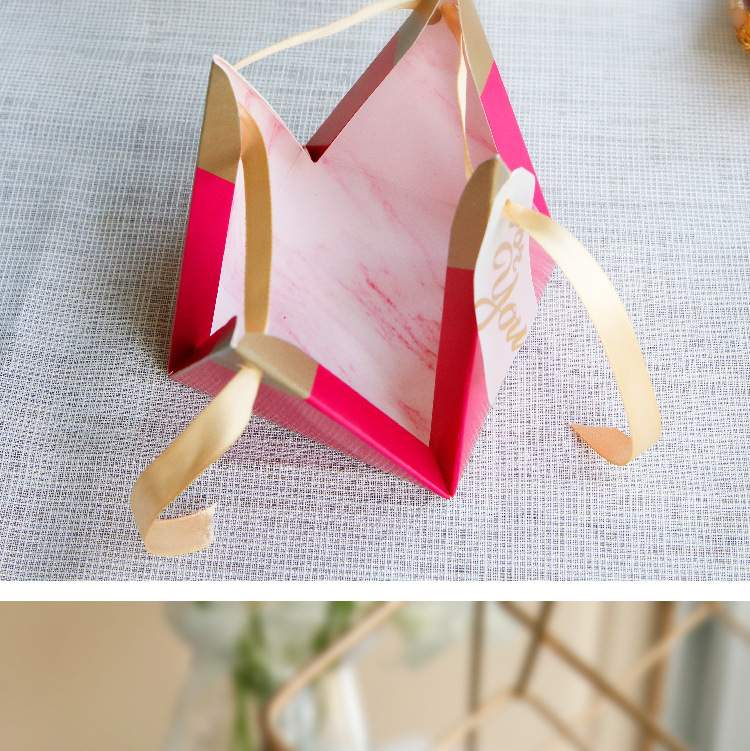 rose red wedding Favor Holders candy boxes Triangle shape gold stamp candy box Bridal presents 10 pcs European weddings Supplies thanks Gift Chocolate