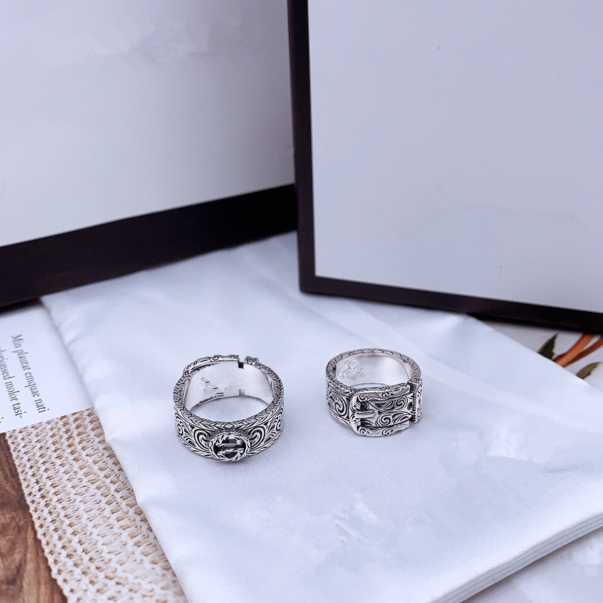 S925 sterling silver belt ring hollow carved pattern classic belt buckle men and women same ring vintage sterling silver couple ring
S925 sterling silver belt ring hollow carved pattern classic belt buckle men and women same ring vintage sterling silver couple ring