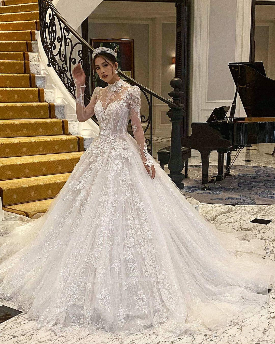 Luxury Pearls 3D Flower Lace High Neck Wedding Dresses Long Sleeves Garden Sweep Train Plus Size Bridal Gown Vestido De Noiva