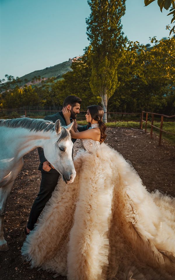Vintage Sequines Ball Gown Wedding Dresses Luxury Tiered Ruffles High Collar Long Sleeve Bridal Gowns Backless Garden Wedding Dress