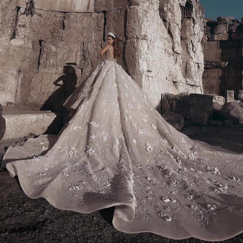 Luxury Ball Gown Wedding Dresses Sheer Neck Long Sleeves Beading Flowers Tulle Saudi Arabic Budai Bridal Dresses Cathedral Train