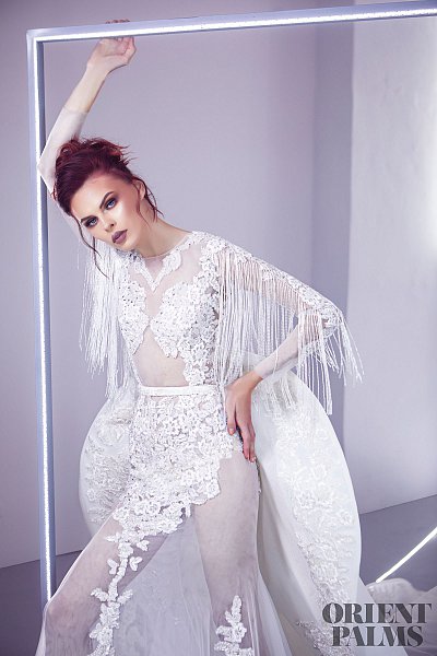 2019 Modest Mermaid Wedding Dresses Lace Applique Beading Jewel Neck Tassel Luxury Wedding Dress With Long Train Vestidos De Novia Gowns