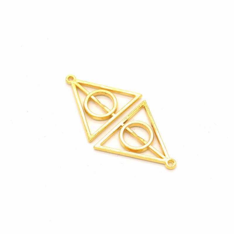 Bulk 120Pcslot Vintage Triangle Charms Pendant Triangle Deathly Hallows Wizzar Charms DIY Findings 3132mm 4 colors