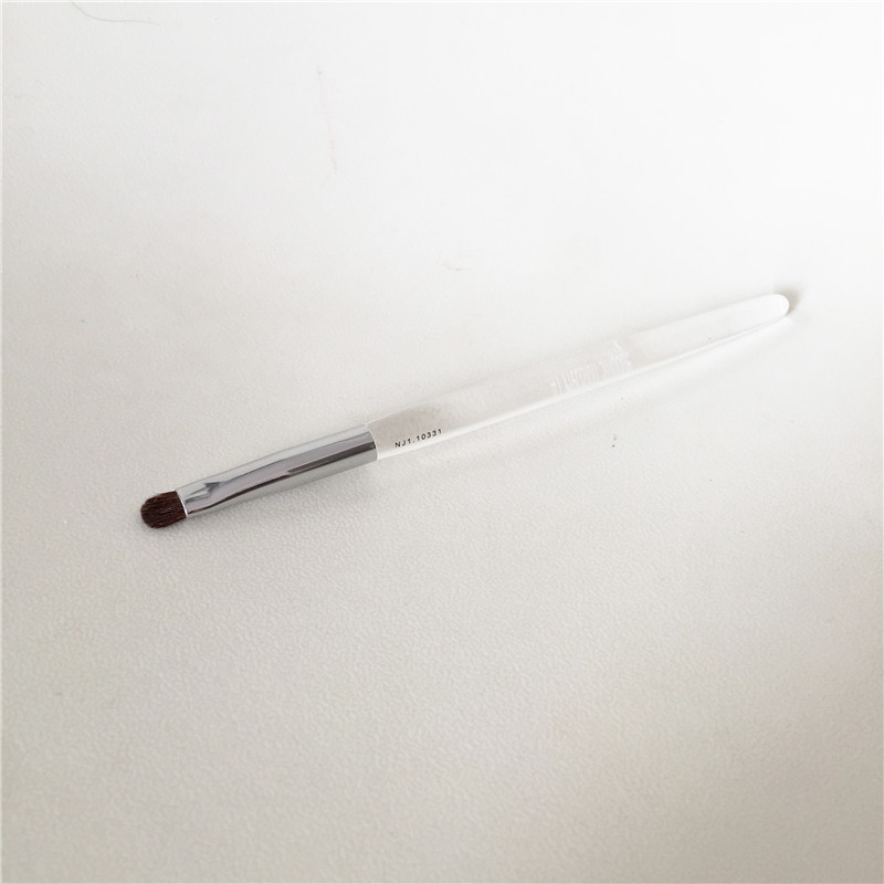 TRISH MCEVOY BRUSH 41 PRECISION SMUDGE - Large Head Full Coverage Flawless Foundation Makeup Brush Blender Tool