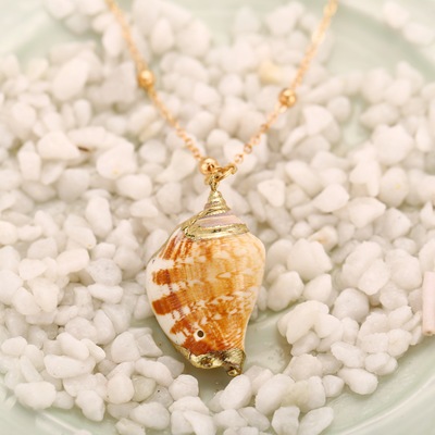Bohemian Conch Shells Necklaces Sea Beach Shell Pendant Statement Necklace for Women Collier Femme Shell Cowrie Summer Beach Jewelry
