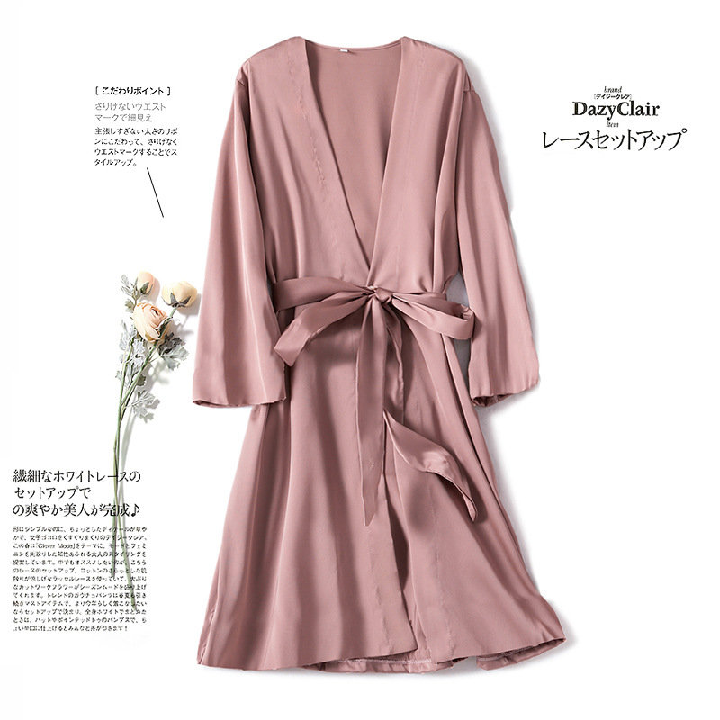 2020 New Spring Bath Robe Women's Sexy Ice Silk Satin Robe Korean Thin Bathrobes Summer Outerwear Home Wear Bridesmaid Robes, Black
2020 New Spring Bath Robe Women's Sexy Ice Silk Satin Robe Korean Thin Bathrobes Summer Outerwear Home Wear Bridesmaid Robes, Black