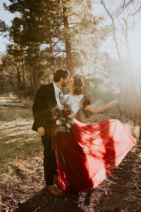 Spring 2019 Gorgeous Country Western Wedding Dresses with Lace Bolero Jacket Jewel Neck Short Sleeves A Line White and Burgundy Bridal Gowns