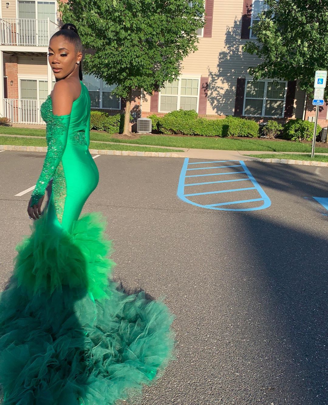 Green Mermaid Long Sleeve Prom Dree Sequined One Shoulder African Eaded Evening Gown Plu Size Sweep Train Satin Tiered Formal Dre